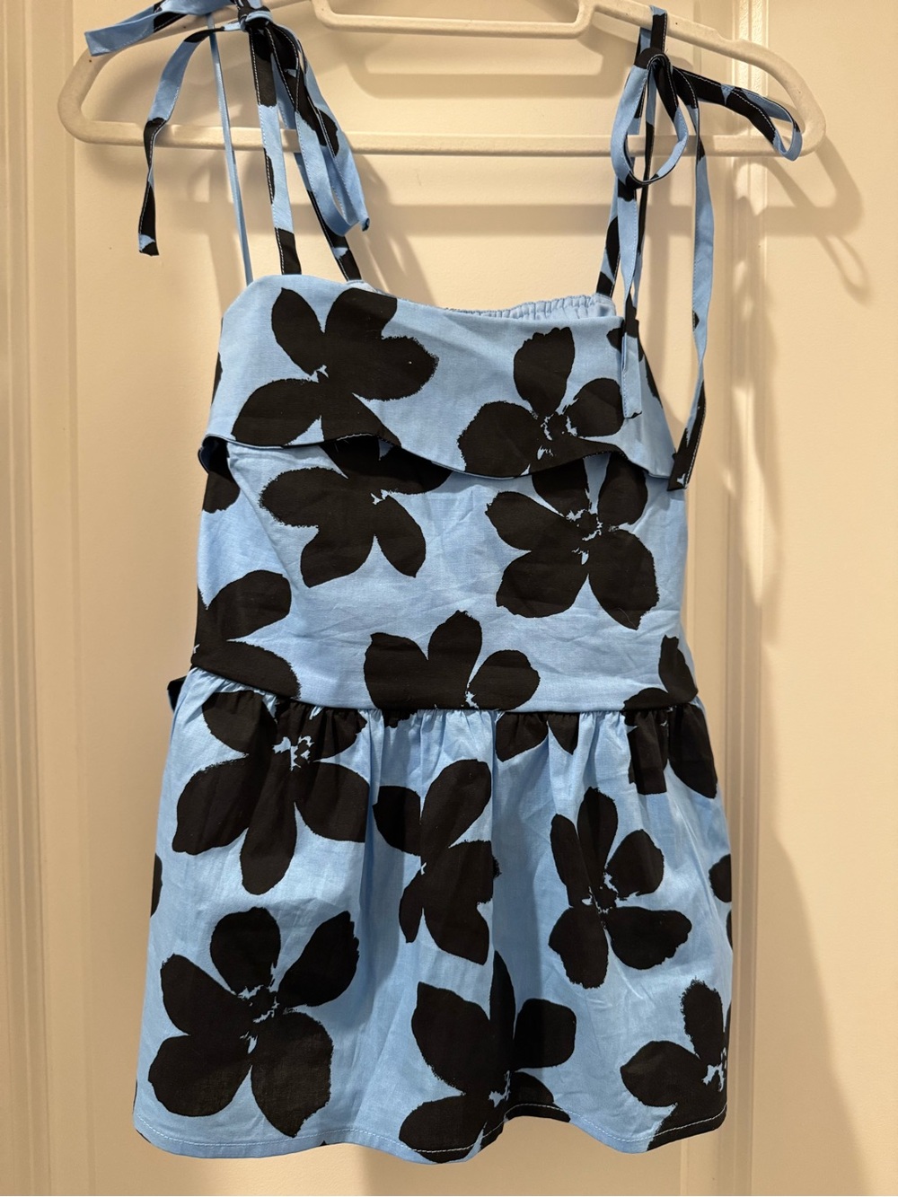 Darling back to school or date night too Blue w/ black Floral Tie-Shoulder